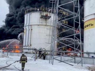 США просять Україну не бомбити російські НПЗ, - ЗМІ