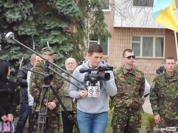 Шини, лампадки та «Правий сектор»: народне віче у Ковелі. ФОТО