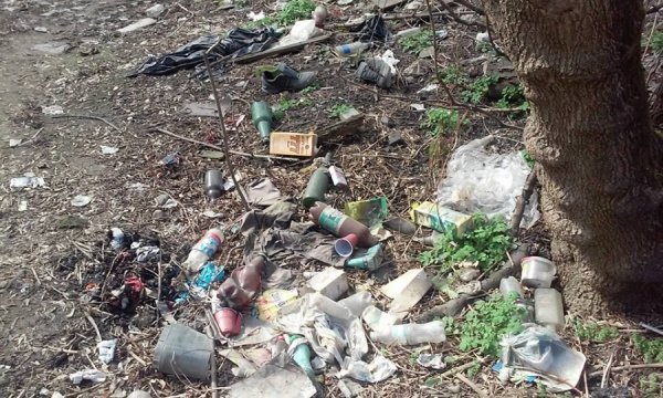 Лучани перетворюють місто на смітник. ФОТО