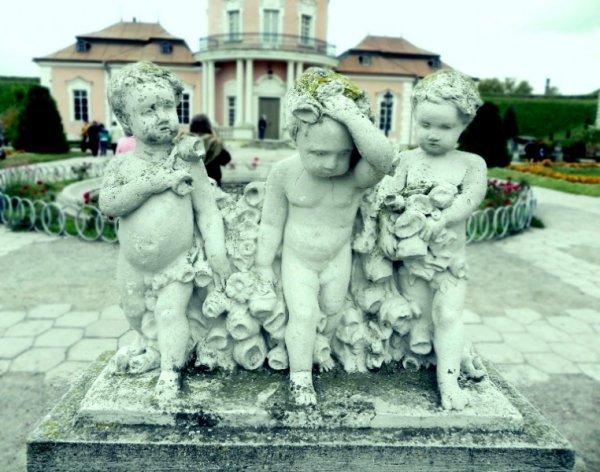 Наймістичніші замки Західної України. Моторошні історії кам'яних стін та загублених життів. ФОТО