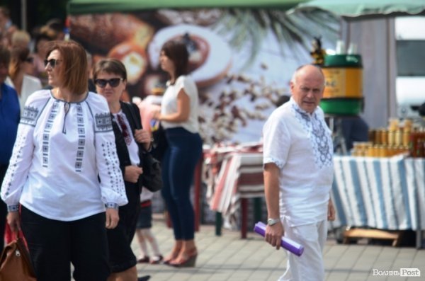 Вишите святкування Дня Незалежності у Луцьку. ФОТОРЕПОРТАЖ