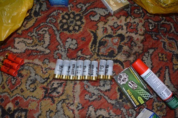 На Закарпатті чоловік задушив жінку і  застрелився з рушниці