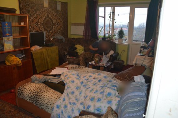 На Закарпатті чоловік задушив жінку і  застрелився з рушниці