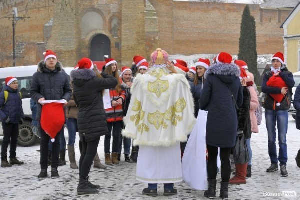 Луцьком пройшов парад помічників Святого Миколая