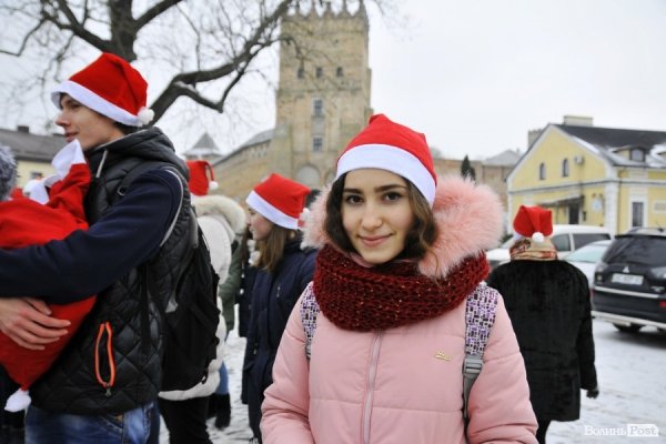 Луцьком пройшов парад помічників Святого Миколая