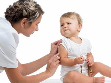 Дітей від 6 місяців до 6 років обов'язково щеплюватимуть від поліомієліту 