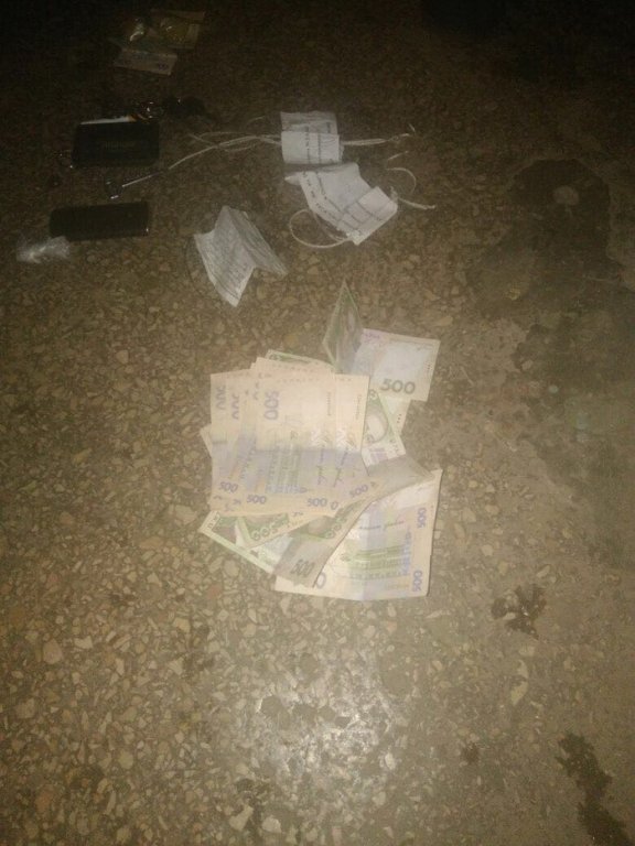 Поліцейський торгував зброєю та наркотиками з «речдоків». ФОТО