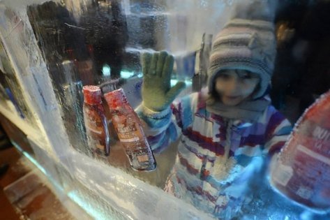 У Румунії побудували супермаркет з льодяних брил. ФОТО