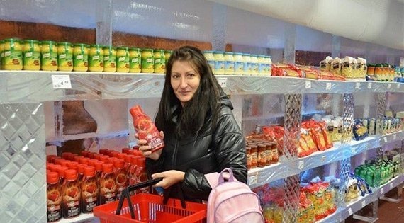 У Румунії побудували супермаркет з льодяних брил. ФОТО