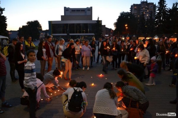 У Луцьку перед Дня Незалежності України вшанували тих, хто віддав за неї життя. ФОТО