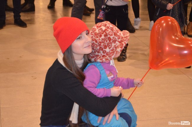 Розіграші, подарунки, вечірка: день закоханих у «ПортCity»