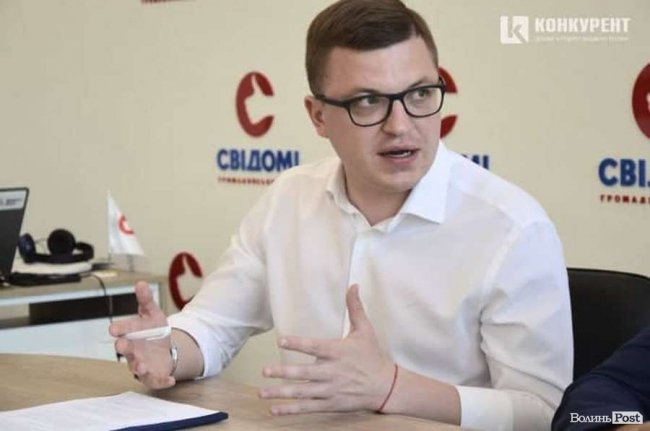 У Луцьку соціально незахищеним дітям подарували вишиванки. ФОТО