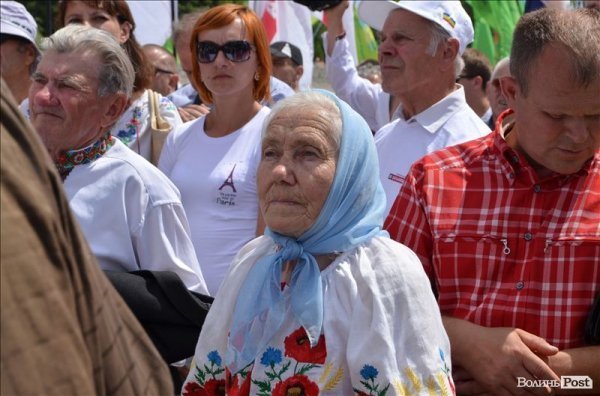 Політика, молитва і шашлик: під Берестечком вшановували річницю битви. ФОТО