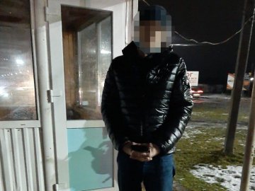 Взяли під варту жителя Дніпра, який побив та пограбував пенсіонерку у Луцьку