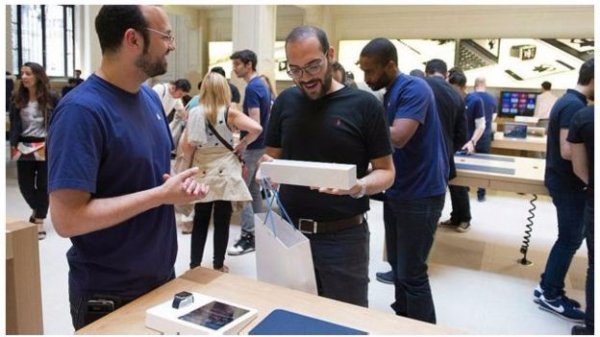 Apple презентує новий iPhone 7. ФОТО