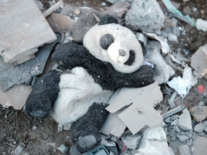 З-під завалів у Києві дістали ще одне тіло. Кількість загиблих зросла до 28