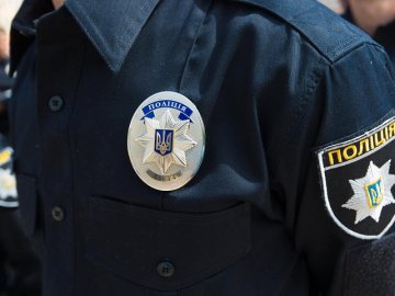 На Миколаївшині у власному авто знайшли застреленим голову селищної ради