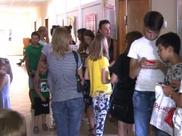 У луцькій поліклініці –  черги в кабінети щеплень. ВІДЕО