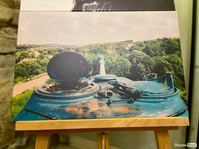 Здійснили мрію захисника: у Луцьку відкрили виставку світлин загиблого на війні волинянина