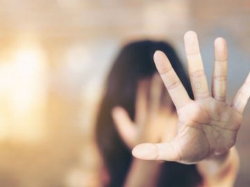 На Харківщині затримали чоловіка, який порізав ґвалтівника своєї дружини