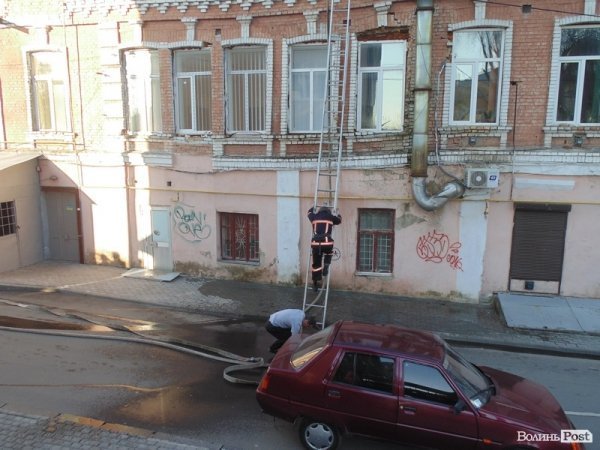 Фото великої пожежі в центрі Луцька. ДОПОВНЕНО