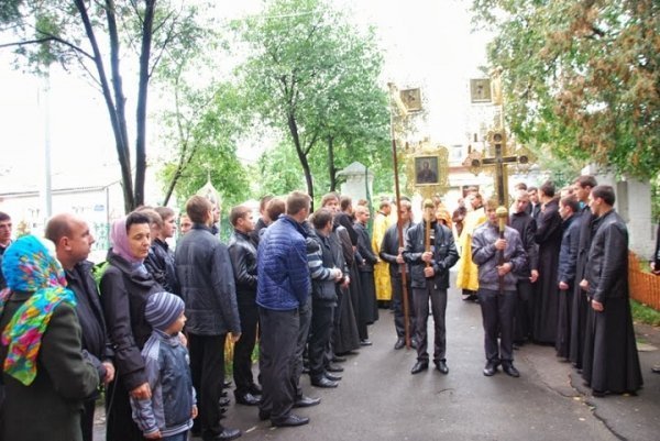 У Луцьк привезли мощі святих воїнів. ФОТО