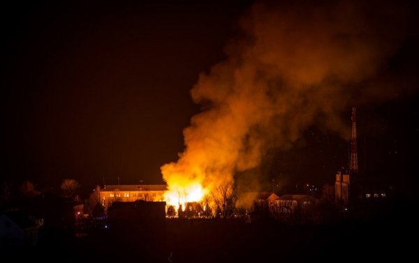 У центрі волинського міста згоріла церква, - соцмережі. ФОТО