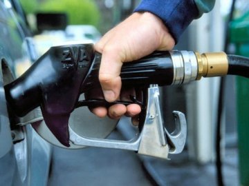 У місті на Волині демонтують нелегальні заправки