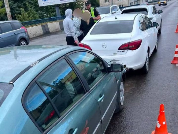 У Луцьку на мості зіткнулися три автівки