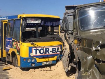 Водію маршрутки, через якого у аварії на Ківерцівській постраждали пасажири, повідомили про підозру