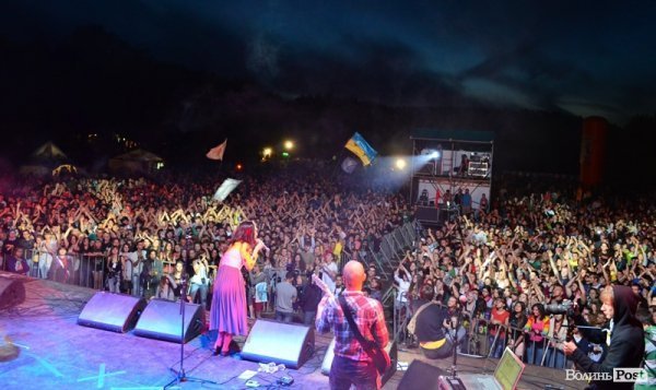 Як тисячі людей відривалися на фестивалі «Захід». ФОТО