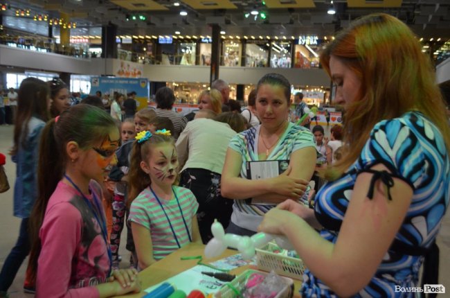 Діти наших Героїв: у «ПортСity» розважали дітей волинських атовців