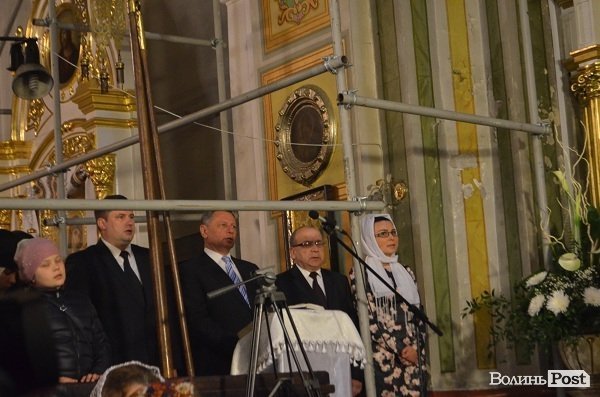 Великодня ніч у центрі Луцька. ФОТО