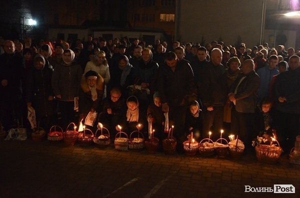 Великодня ніч у центрі Луцька. ФОТО