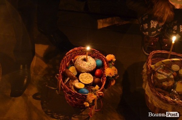 Великодня ніч у центрі Луцька. ФОТО