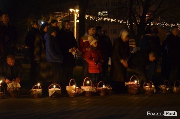 Великодня ніч у центрі Луцька. ФОТО
