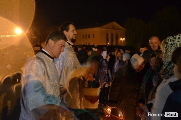 Великодня ніч у центрі Луцька. ФОТО