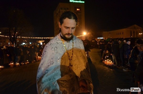 Великодня ніч у центрі Луцька. ФОТО