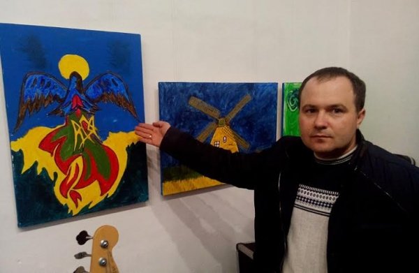 У Луцьку - аукціон картин, написаних бійцями. ФОТО