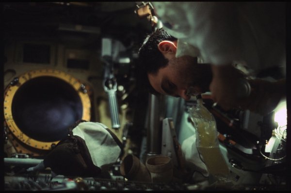 Фотографії з Місяця, які NASA збирало 15 років. ФОТО