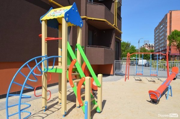 Лучани отримали ключі від своїх «казкових осель». ФОТО