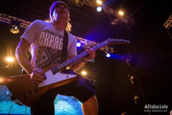 «Мы не хотим воевать. Особенно с вами, друзья», – росіяни на фестивалі «Захід». ФОТО