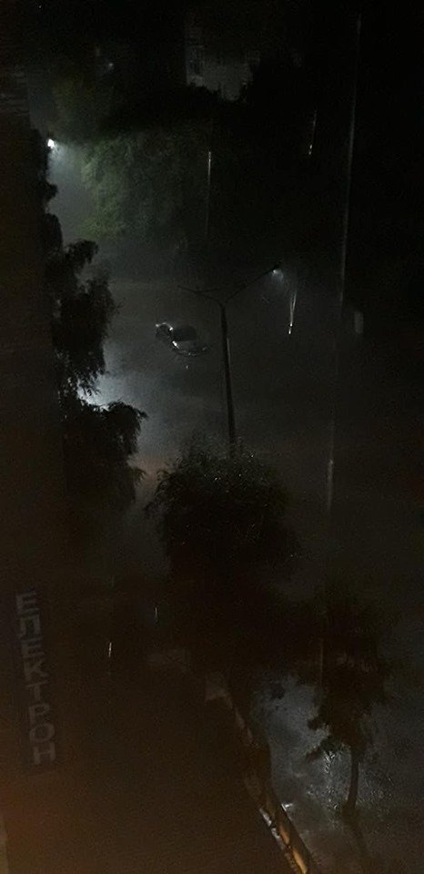 Вулицю волинського міста затопило. ФОТО