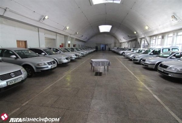 Кабмін показав автопарк, який піде з молотка. ФОТО. ВІДЕО