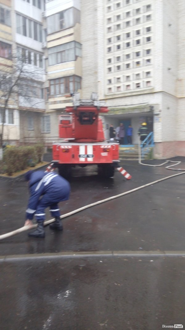 Пожежа на Соборності: у квартирі була дитина. ОНОВЛЕНО. ВІДЕО. ФОТО