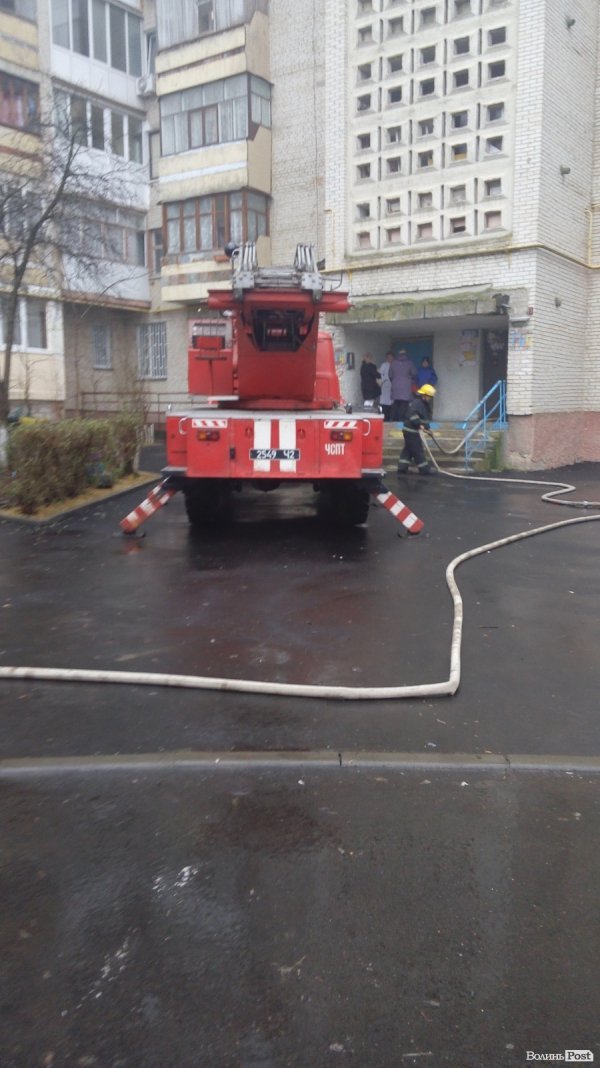 Пожежа на Соборності: у квартирі була дитина. ОНОВЛЕНО. ВІДЕО. ФОТО