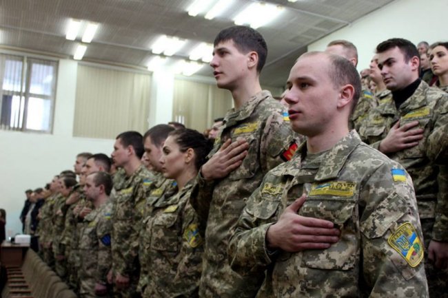 Випускникам луцького університету присвоїли офіцерські звання