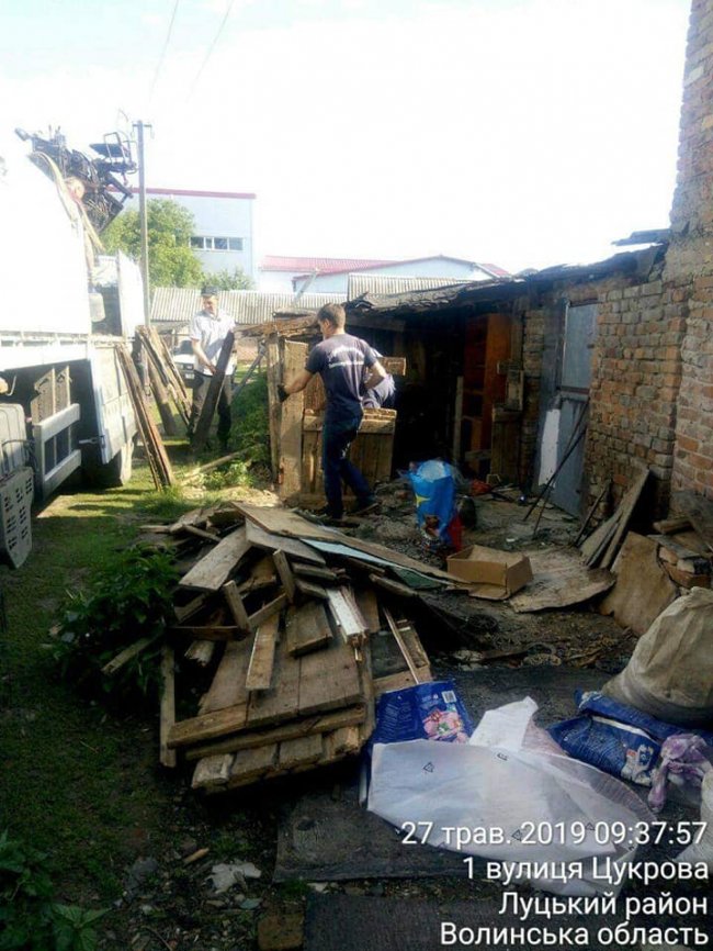 Гноївки, свині та сміття: що мешканці однієї з вулиць Луцька зберігають на своїх подвір'ях. ФОТО