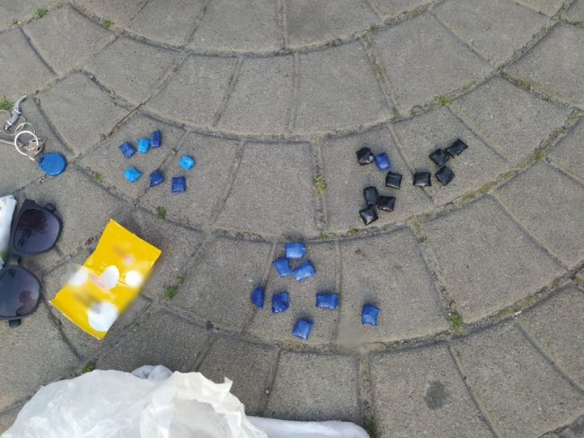 У Луцьку поліція затримала наркокур’єра. ФОТО