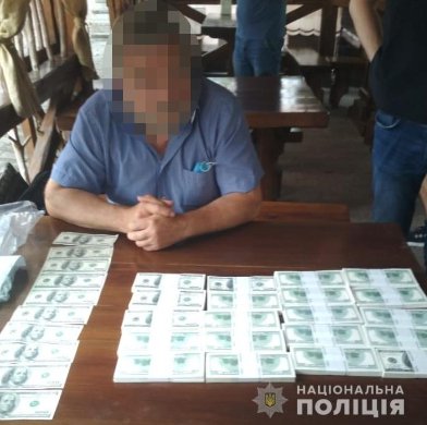 На Волині затримали чоловіка, який продавав посаду міністра за 200 тисяч доларів. ФОТО